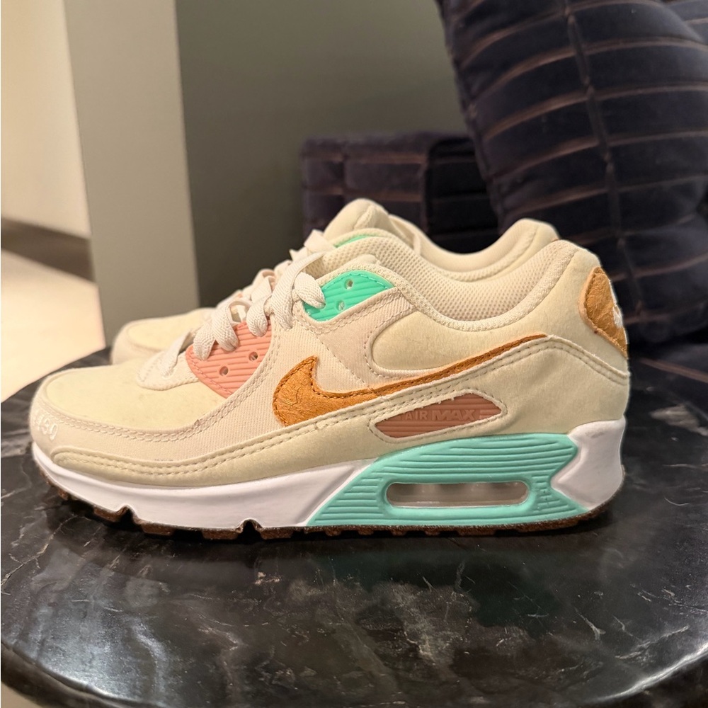 Limited Edition Nike Air Max 90’s Happy Pineapple Size 5.5 - Picture 3 of 5